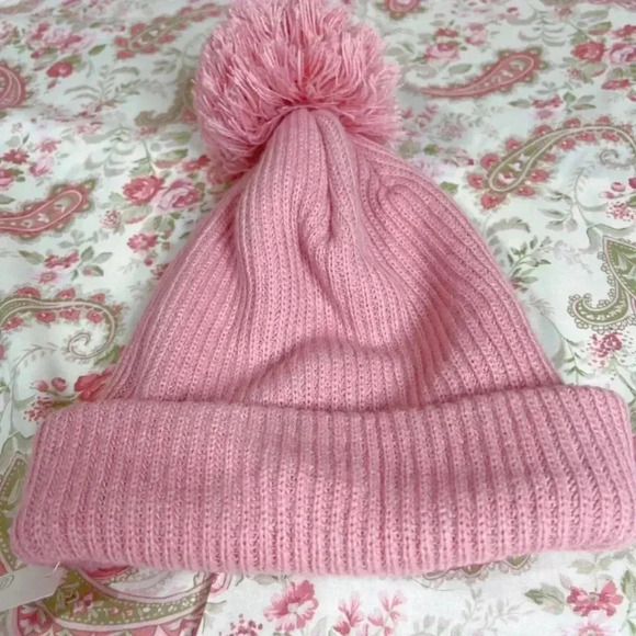 NWT UO Light Pink Winter Hat Beanie With Pompom Ballerina Pink Coquette - Picture 4 of 6